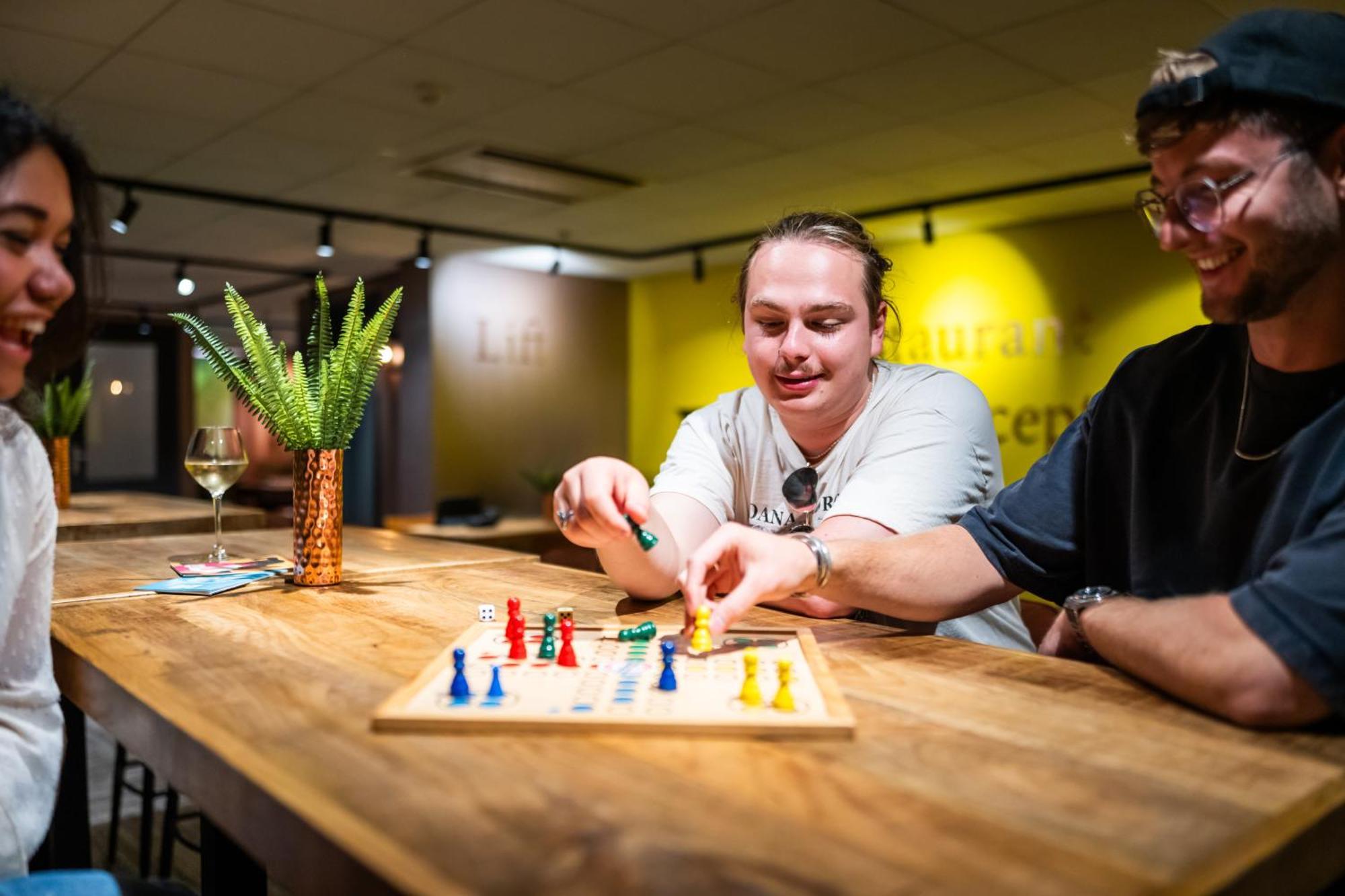 Bud Gett Hostels โกรนิงเงน ภายนอก รูปภาพ