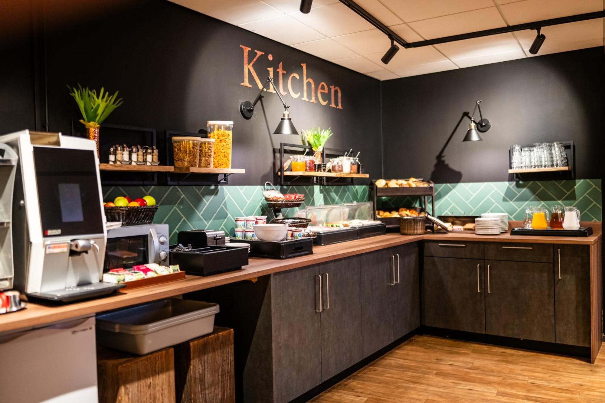 Bud Gett Hostels โกรนิงเงน ภายนอก รูปภาพ