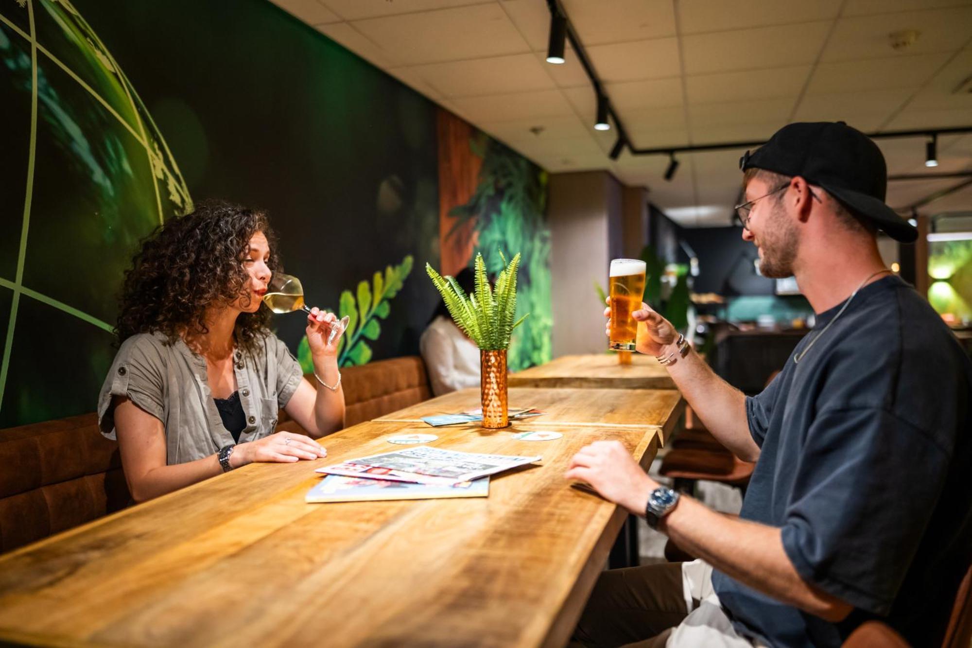Bud Gett Hostels โกรนิงเงน ภายนอก รูปภาพ