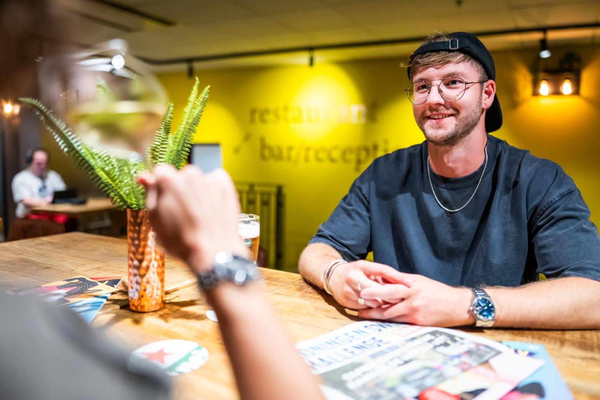 Bud Gett Hostels โกรนิงเงน ภายนอก รูปภาพ