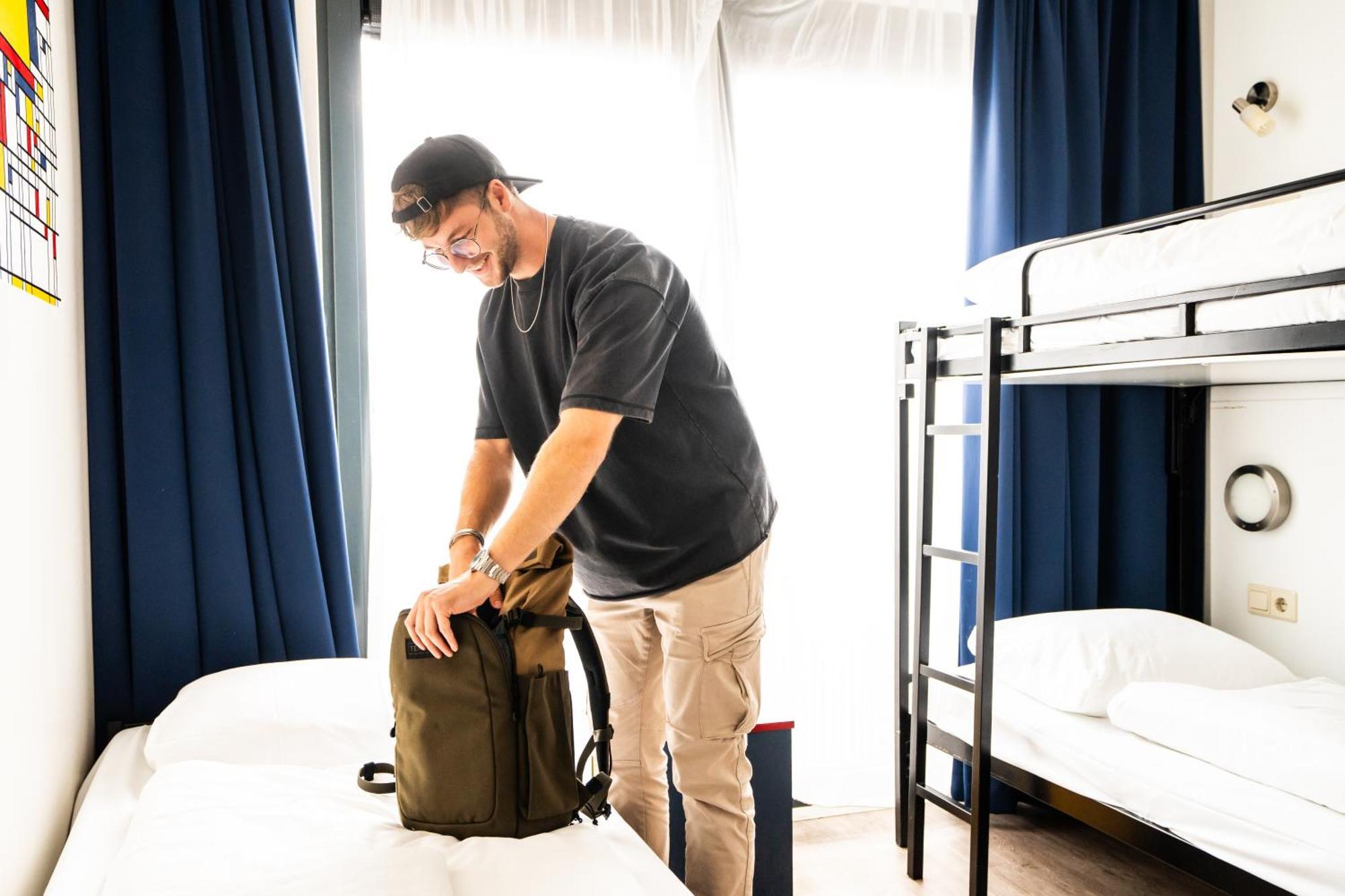 Bud Gett Hostels โกรนิงเงน ภายนอก รูปภาพ